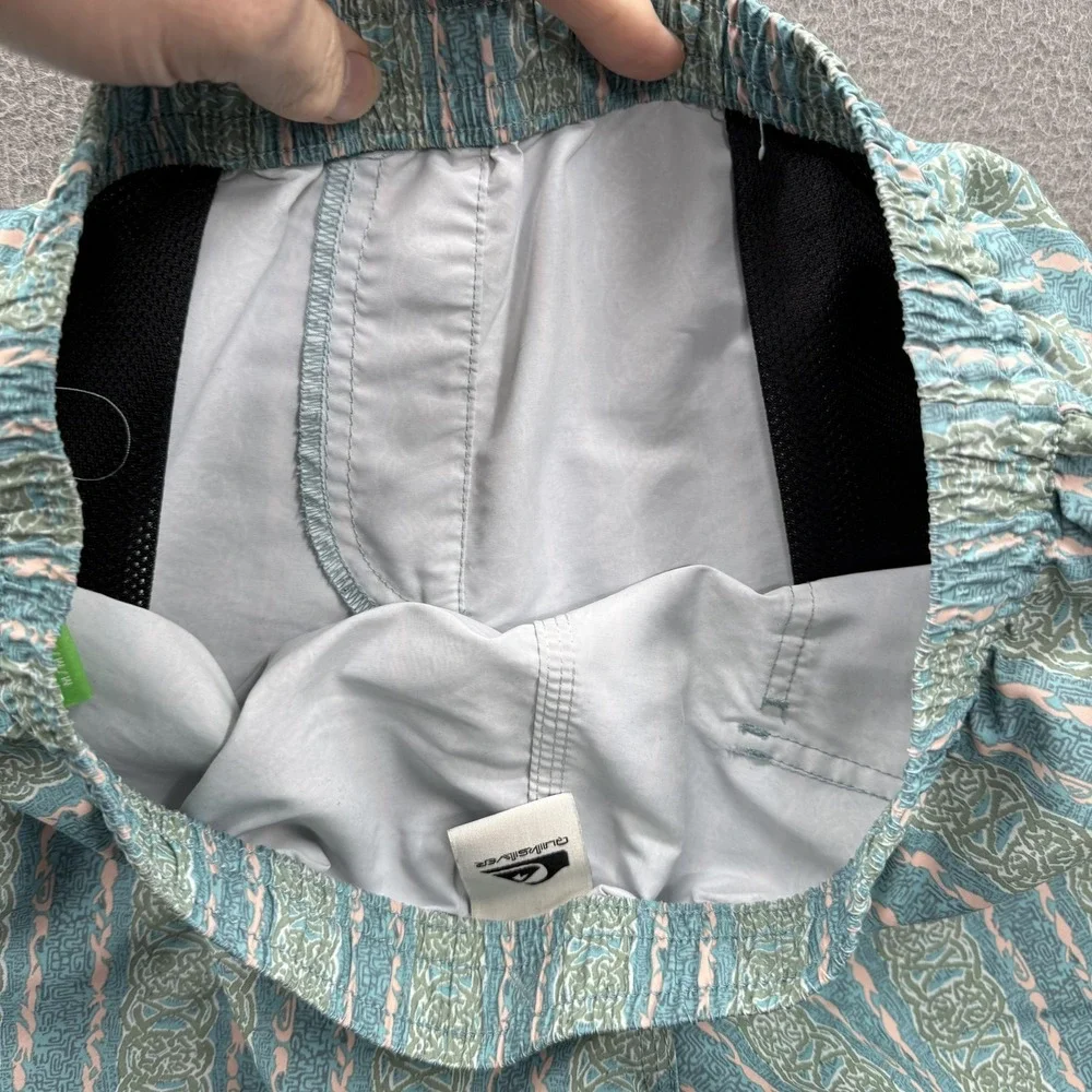 Quiksilver Swim Shorts Mens Medium Blue Striped Trunks UnLined Drawstring Beach - Picture 8 of 8